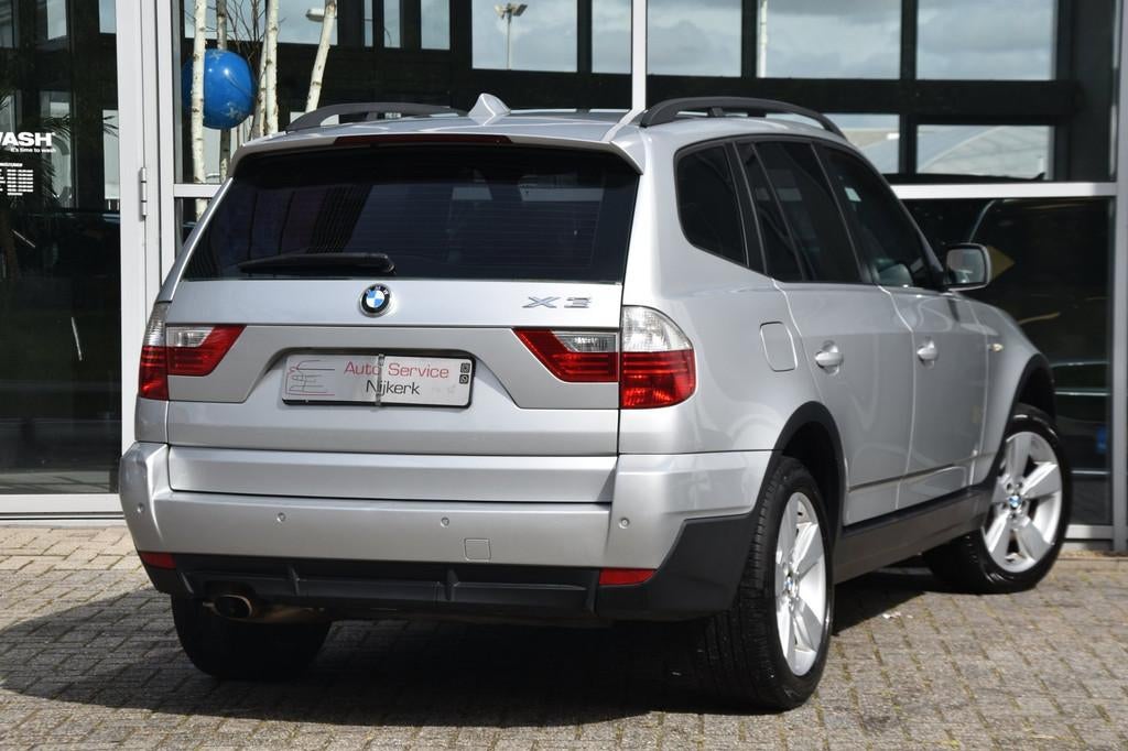 BMW X3 2.0i Introduction Airco Leder Pdc Nav. Xenon Youngtim, Zwart, 4 cilinders, 150 pk, Handgeschakeld