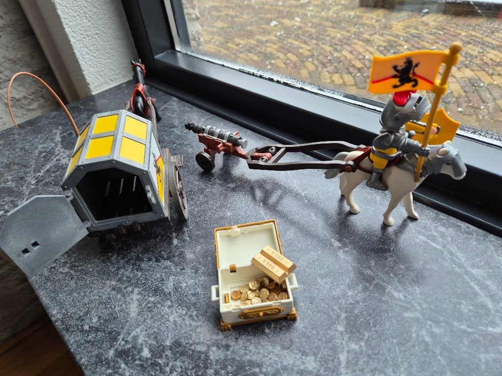 Foto 3 van Playmobil Leeuwenridders met goudtransport
