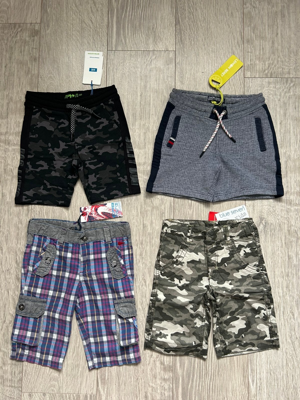 Nieuw 4 merk korte broeken maat 110, Ophalen of Verzenden, Nieuw, Jongen, Broek