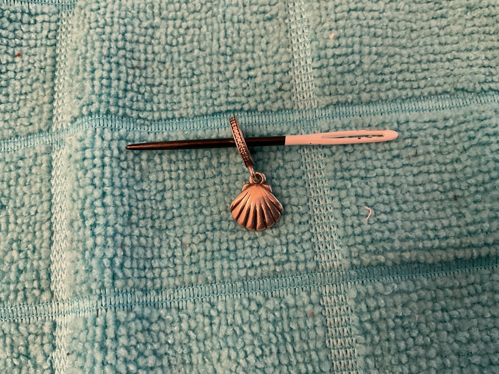 Pandora Bedel schelp met zirkonia, Verzenden, Zo goed als nieuw, Zilver, Pandora