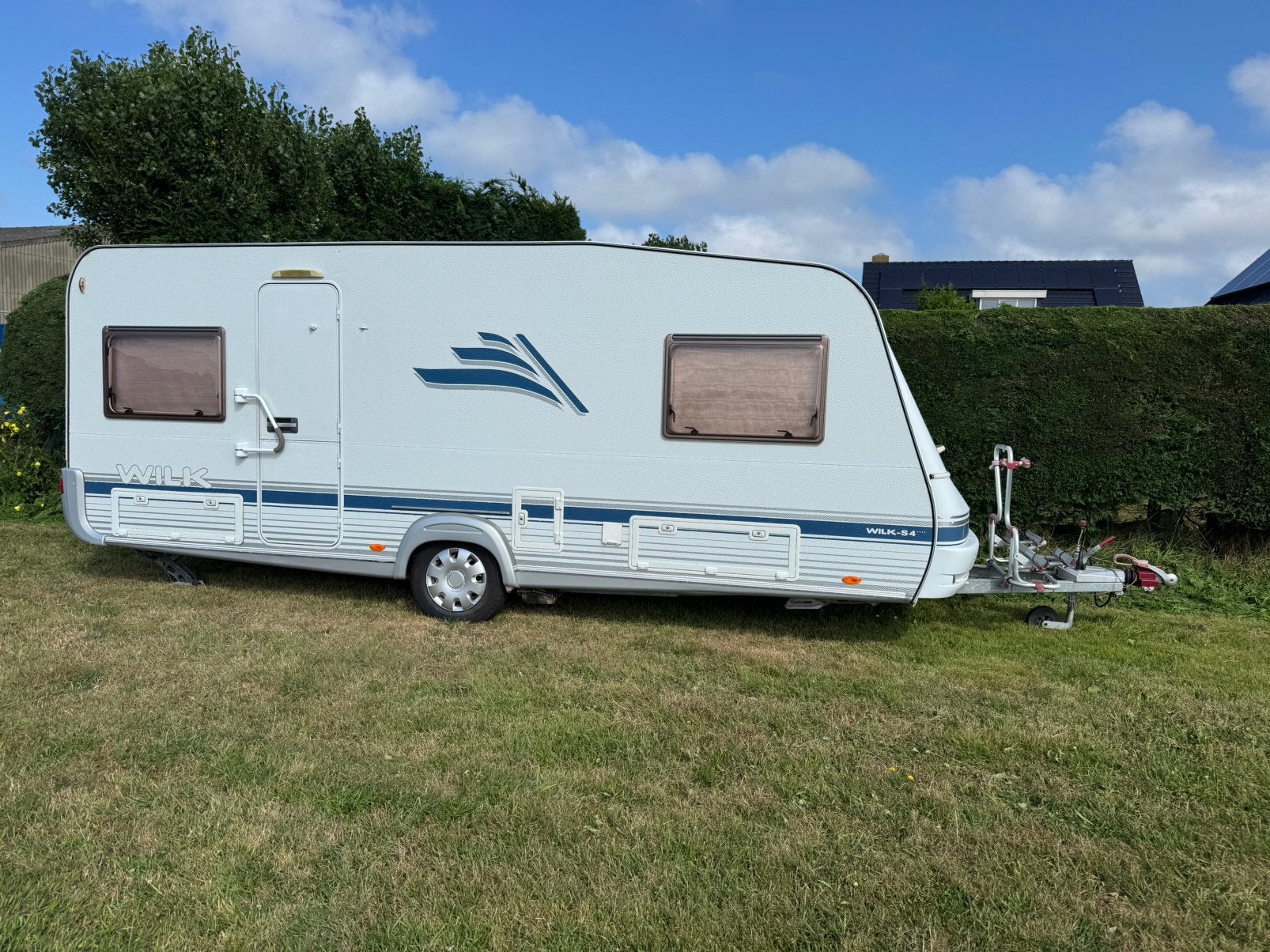 Wilk W42 530 UE | Enkele bedden | Mover | Isabella voortent!, Caravans en Kamperen, Caravans, Kachel, Rondzit, 7 tot 8 meter, Particulier