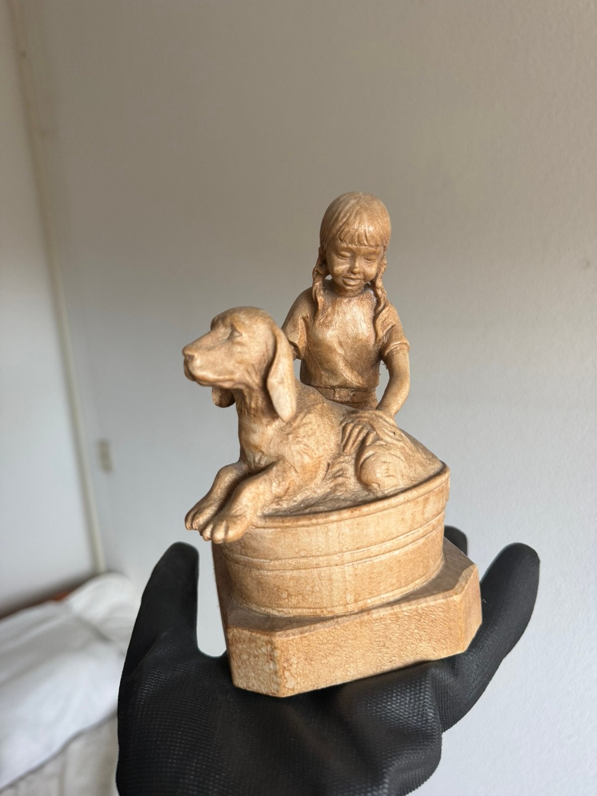 Vintage houte beeldje meisje hond houtsnijwerk - italie, Verzamelen, Ophalen, Zo goed als nieuw, Dier