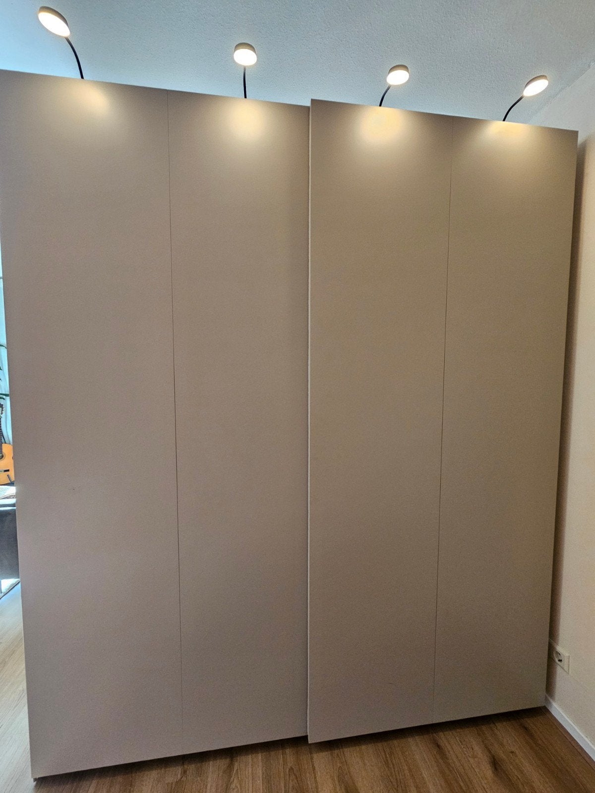 Zo goed als nieuwe Pax kast met schuifdeuren en verlichting, Ophalen
