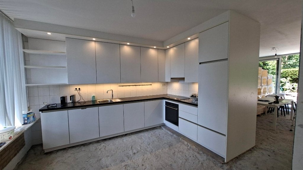 Keuken, wit, Siematic, composiet zwart blad, Huis en Inrichting, Ophalen, Wit, Hoekkeuken, Zo goed als nieuw
