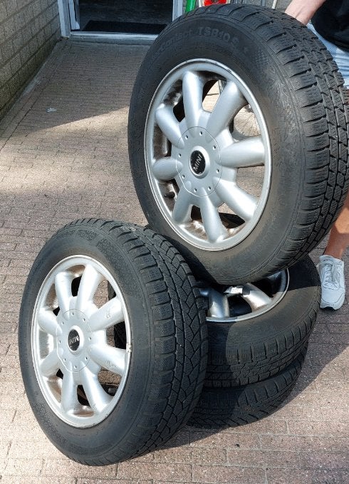 Mini Cooper velgen met banden, Auto-onderdelen, Banden en Velgen, Band(en), Winterbanden, 15 inch, 175 mm, Gebruikt, Ophalen