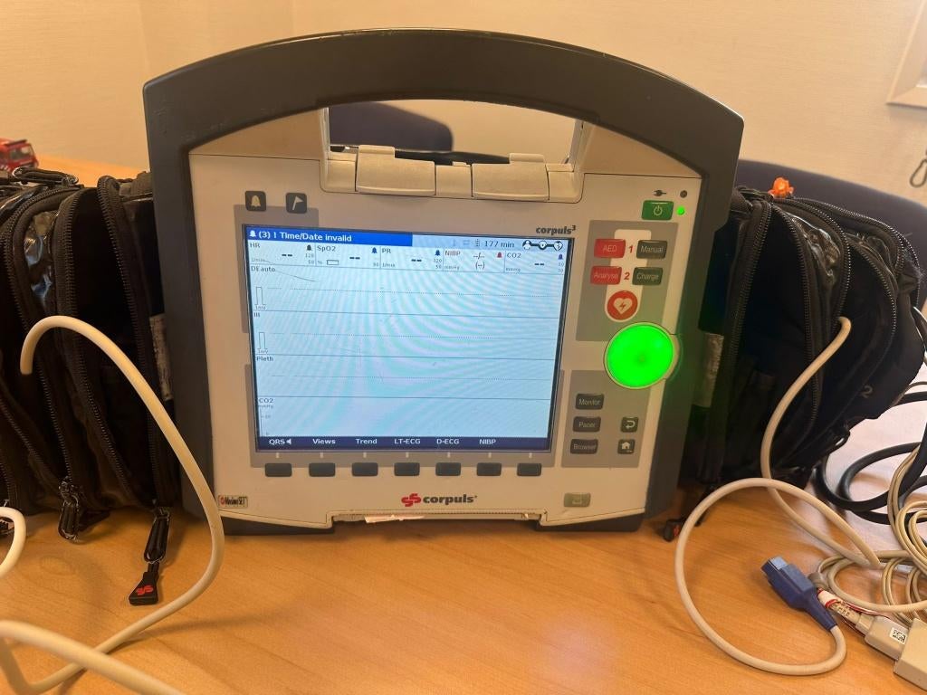 Corpuls 3 defibrillator, Diversen, Ophalen, Gebruikt