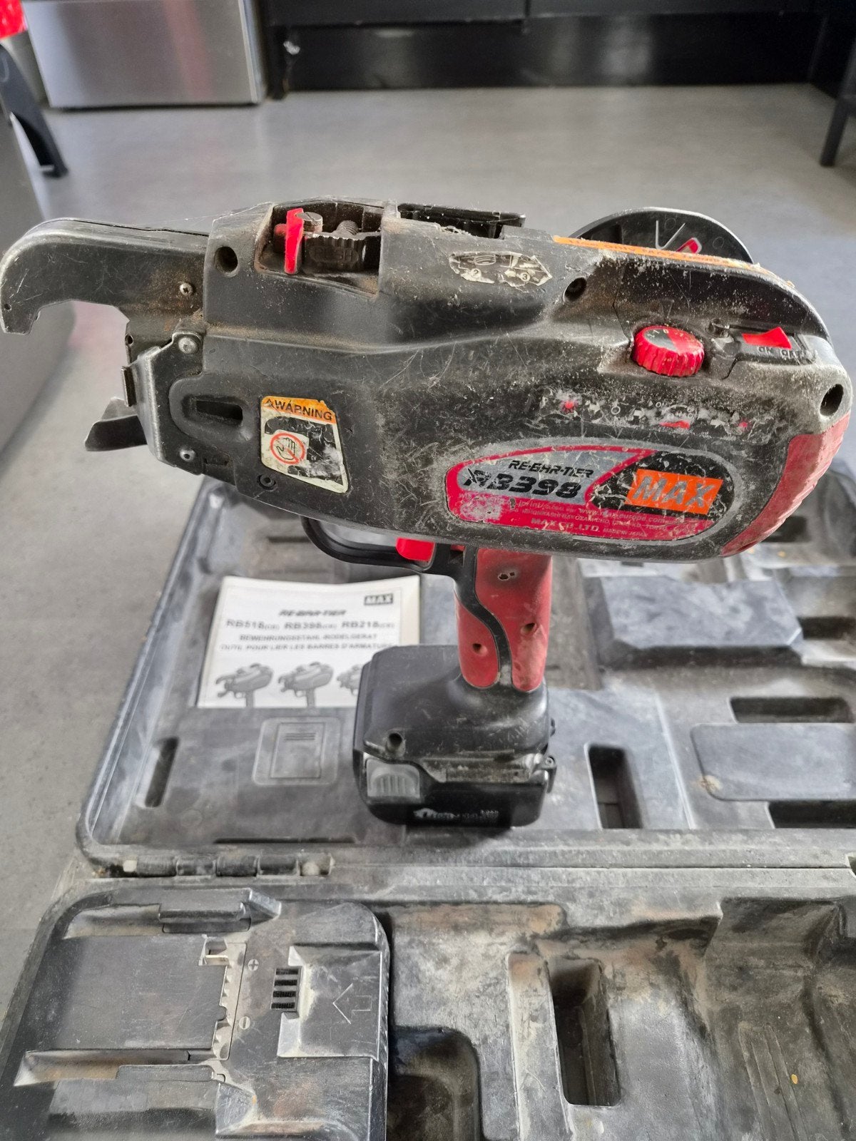 MAX  RB398 Rebar-Tier vlechtmachine   + 2 accu, Ophalen, Gebruikt, Overige typen, Overige merken
