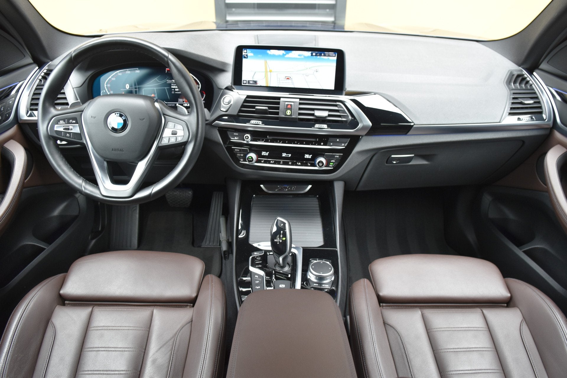 BMW X3 xDrive20i High Executive * Stoelen met memory * Trekh, Auto's, Automaat, 1998 cc, 15 km/l, Gebruikt