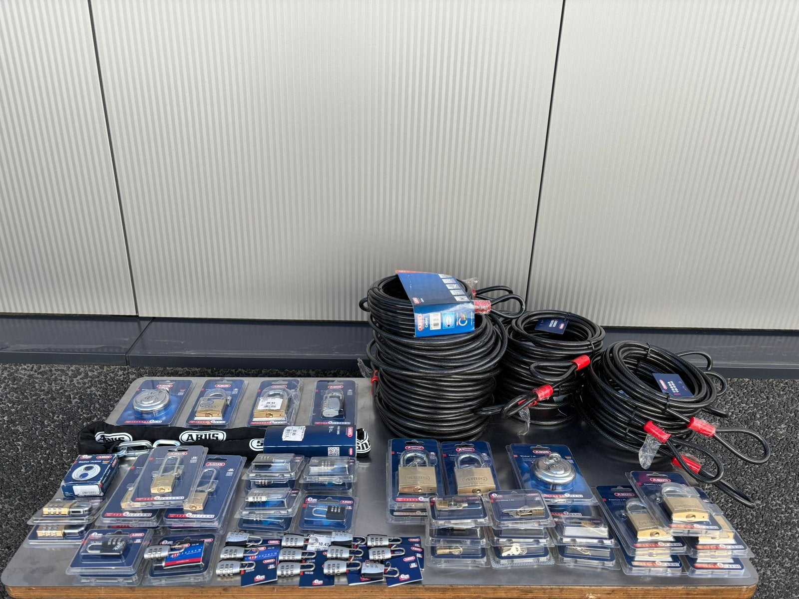 Partij met Abus sloten ( nieuw ) 91 stuks ( Goedkoop ), Ophalen, Nieuw, Abus, Slot