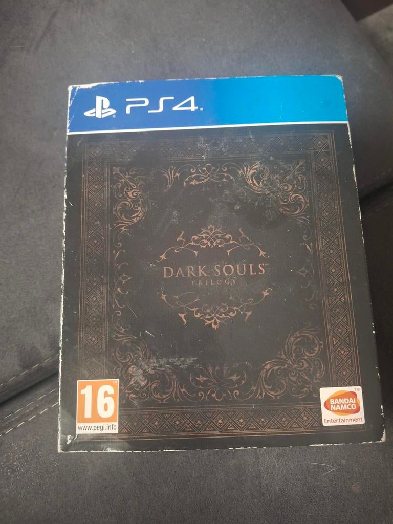 Dark Souls Trilogy PS4, Online, 1 speler, Ophalen of Verzenden, Zo goed als nieuw
