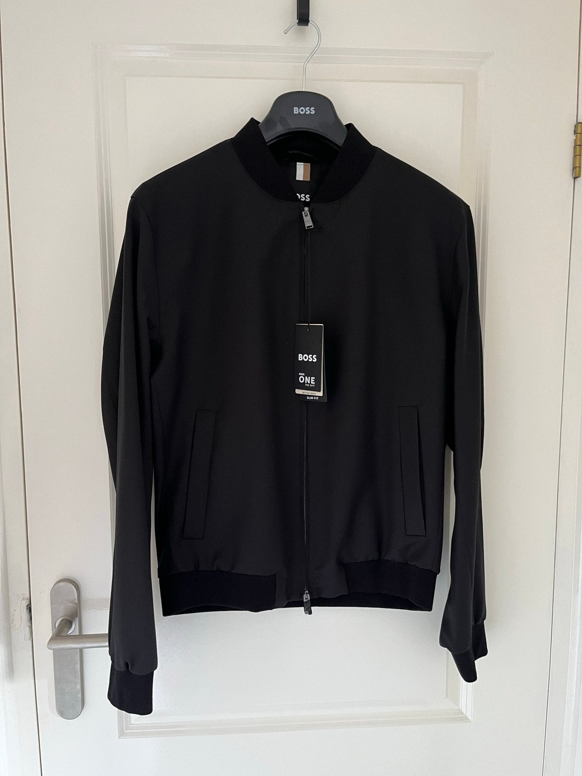 BOSS Bomberjack 100% Scheerwol Super 120 - Maat 52, Ophalen of Verzenden, Nieuw, Maat 52/54 (L), Zwart