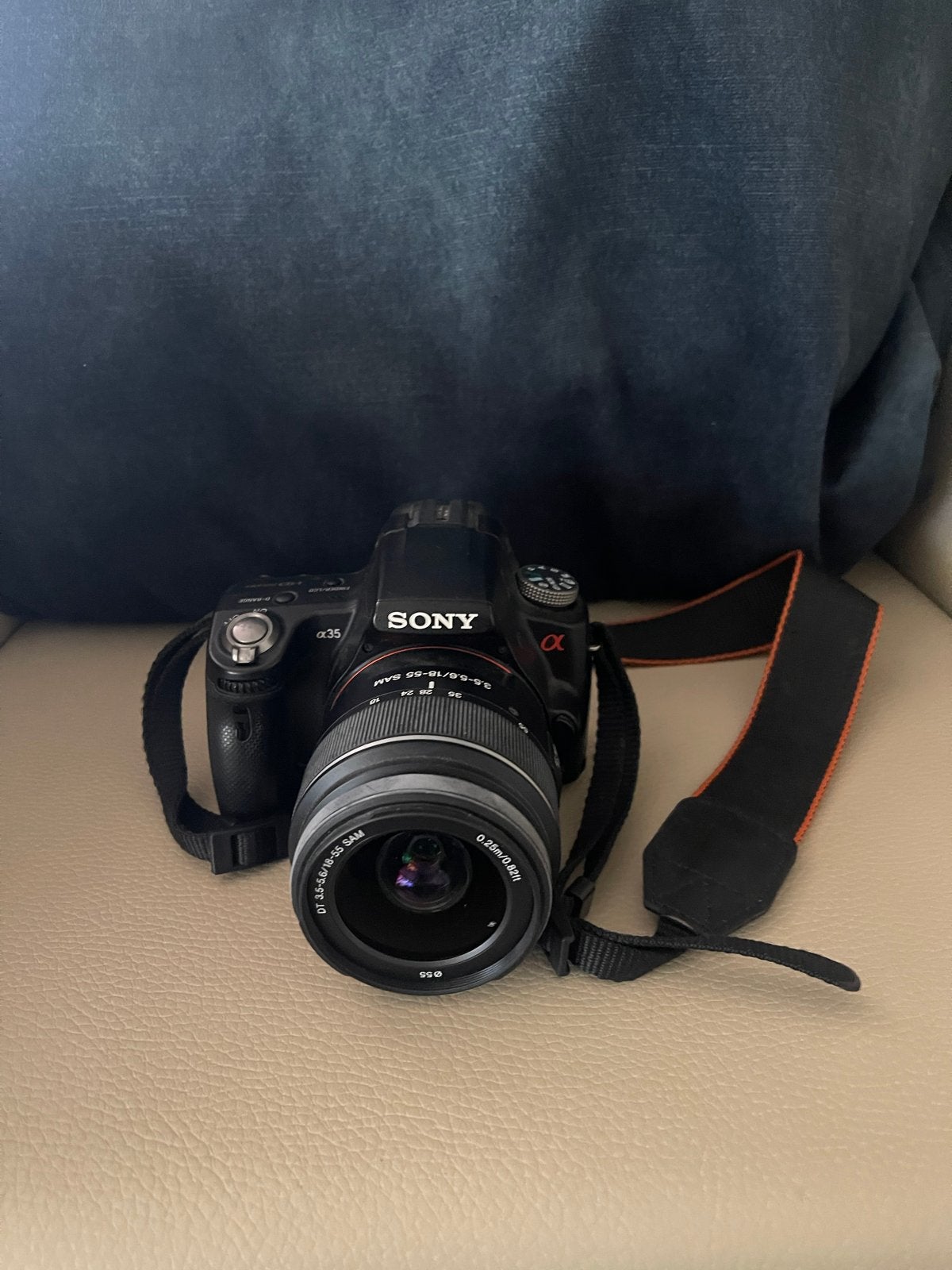 Sony Alpha a35 Spiegelreflexcamera met 18-55mm lens, Ingebouwde flitser, Spiegelreflex, Ophalen of Verzenden, Zo goed als nieuw