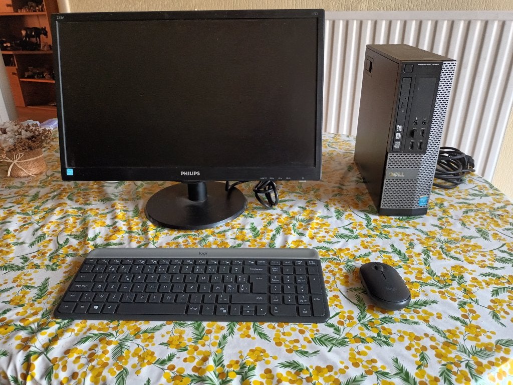 Computer-desktop-Pc, Ophalen, Met monitor, 8 GB, Zo goed als nieuw