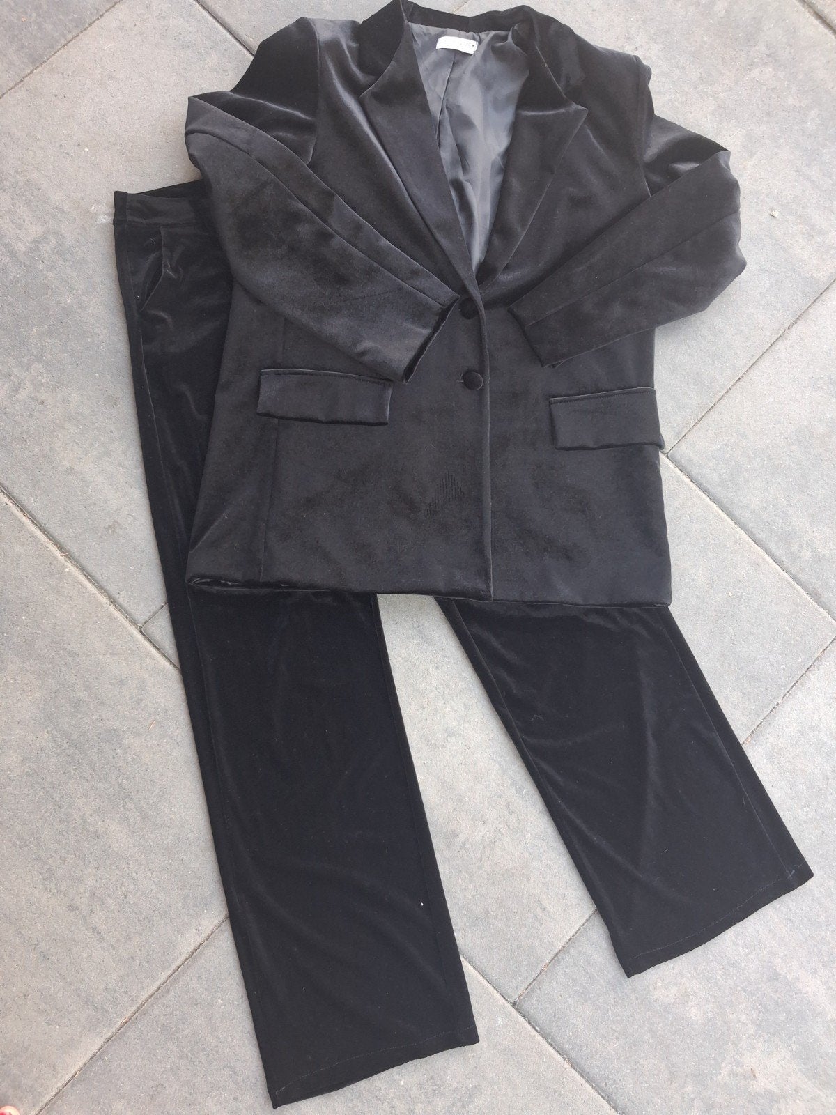 Zwart 2-delig fluwelen pak van Sophie & Me, maat M/L, Kleding | Dames, Maat 38/40 (M), Zwart, Ophalen of Verzenden, Zo goed als nieuw