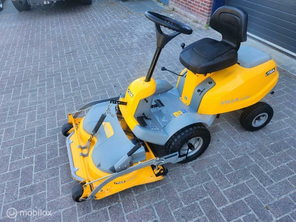 Zitmaaier  stiga  villa classic  mulch  Kantelbaar maaidek