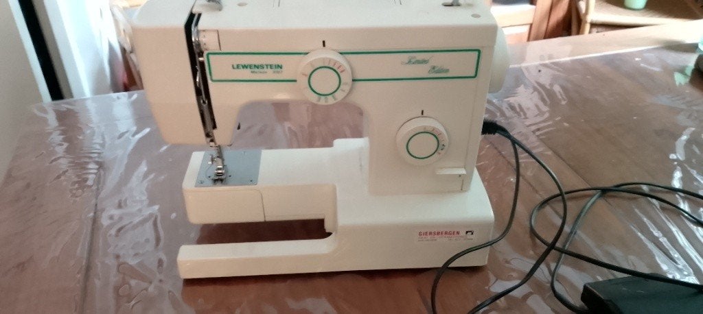 Lewenstein Melson 3107, Ophalen, Gebruikt, Naaimachine, Lewenstein