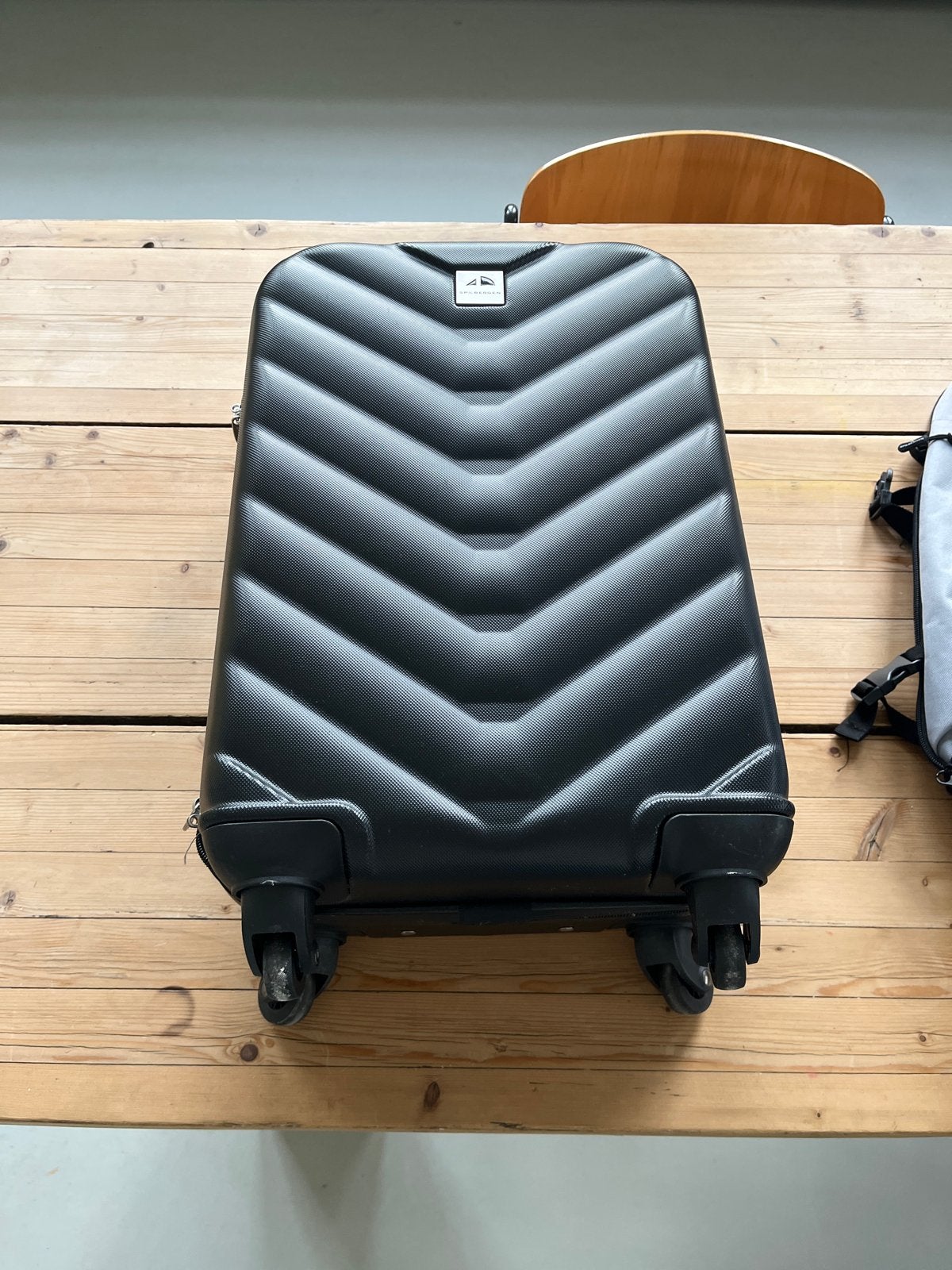 Zwarte handbagage koffer met wieltjes en slot, Ophalen, Gebruikt, 50 tot 60 cm, Hard kunststof