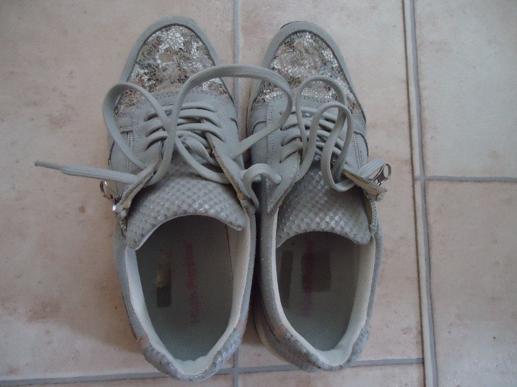 sneakers - maat 37 - Hush Puppies - grijs met slangenprint, Ophalen of Verzenden, Grijs, Hush Puppies, Sneakers of Gympen