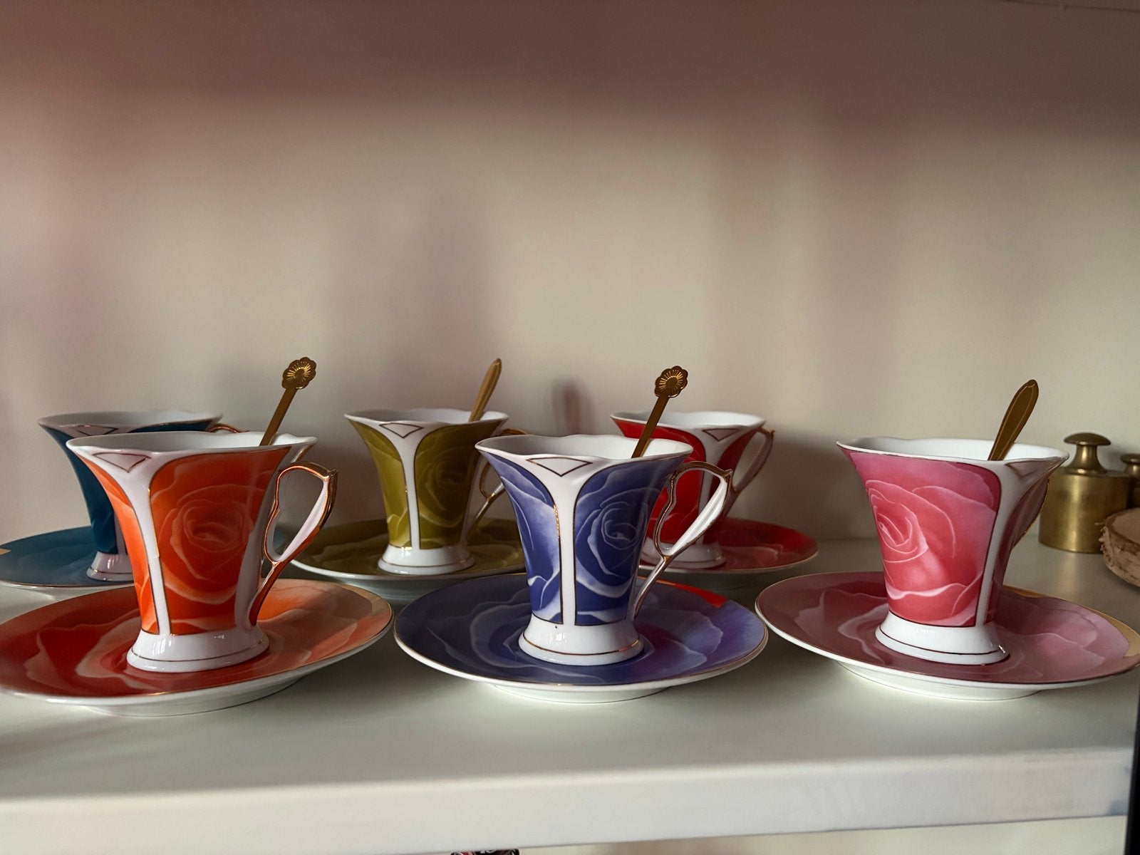 Set van 6 kleurrijke porseleinen kopjes en schotels, Ophalen, Overige merken, Vintage, Zo goed als nieuw