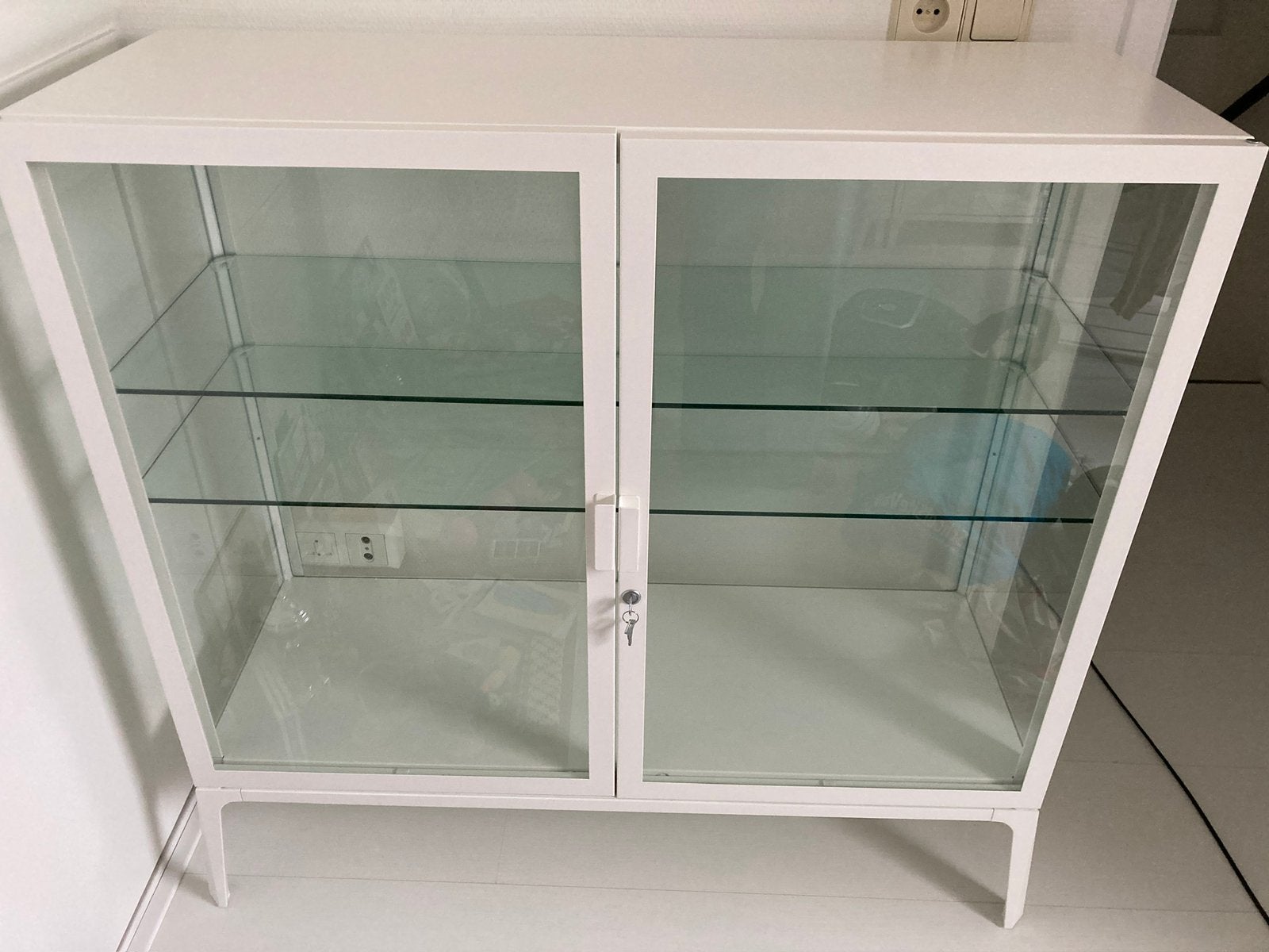 Vitrinekast IKEA Milsbo – wit, Ophalen, Zo goed als nieuw, 25 tot 50 cm, 50 tot 100 cm