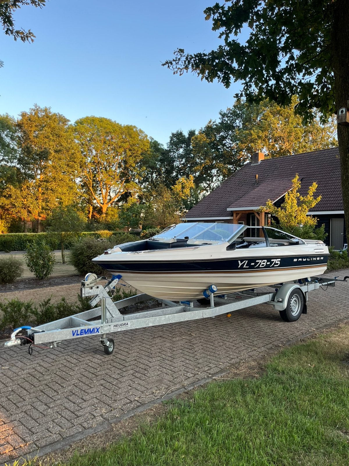 SUPER Nette Bayliner Capri 1850 | ZUINIG | NIEUWE TRAILER, Watersport en Boten, Ophalen, Binnenboordmotor, Viertaktmotor, 120 tot 200 pk