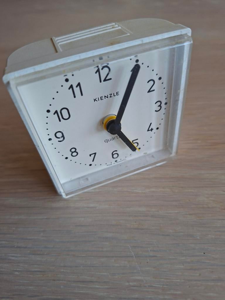 KIENZLE QUARTZ KLOKJE, Ophalen of Verzenden, Zo goed als nieuw, Analoog