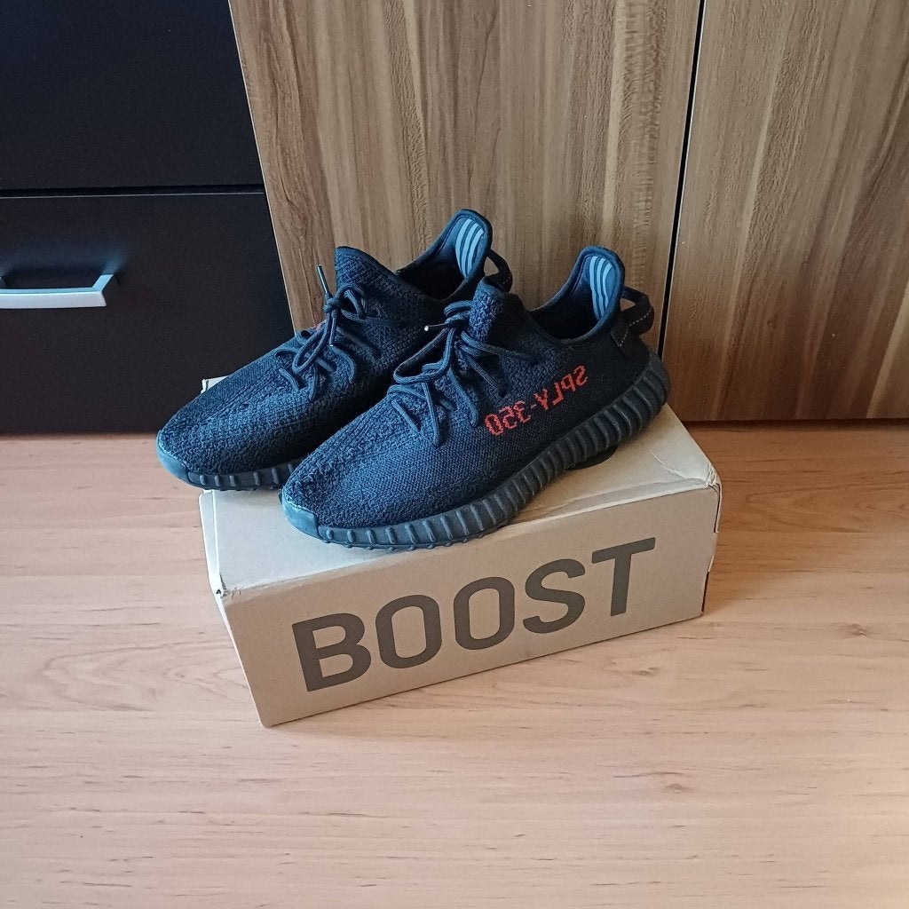 Zwarte Adidas Yeezy Boost V2 maat 43, Zwart, Ophalen of Verzenden, Adidas Yeezy, Sneakers of Gympen
