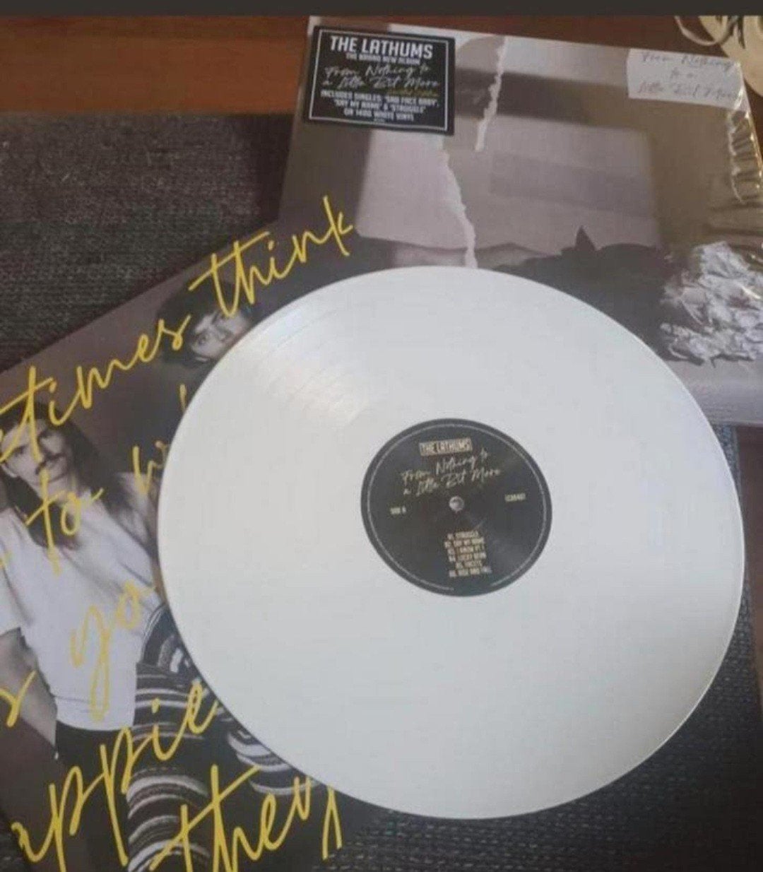 The Lathums - From nothing to a little bit more/wit vinyl, Ophalen of Verzenden, Nieuw in verpakking, Overige formaten, Poprock