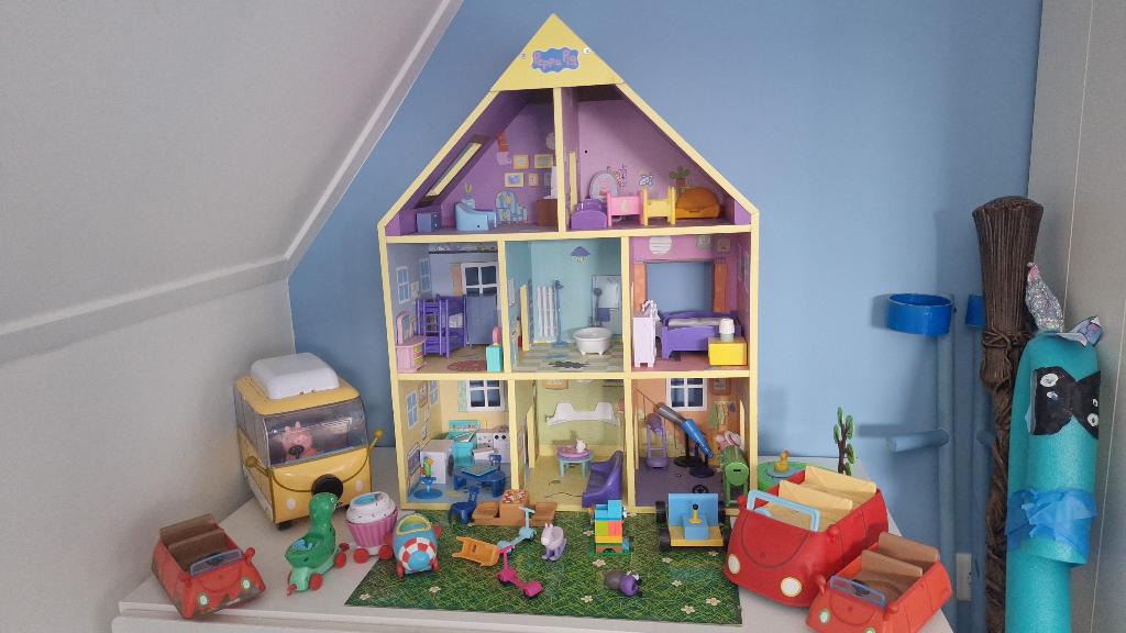 Peppa pig huis, auto's en poppetjes, Kinderen en Baby's, Ophalen of Verzenden, Zo goed als nieuw, Jongen of Meisje