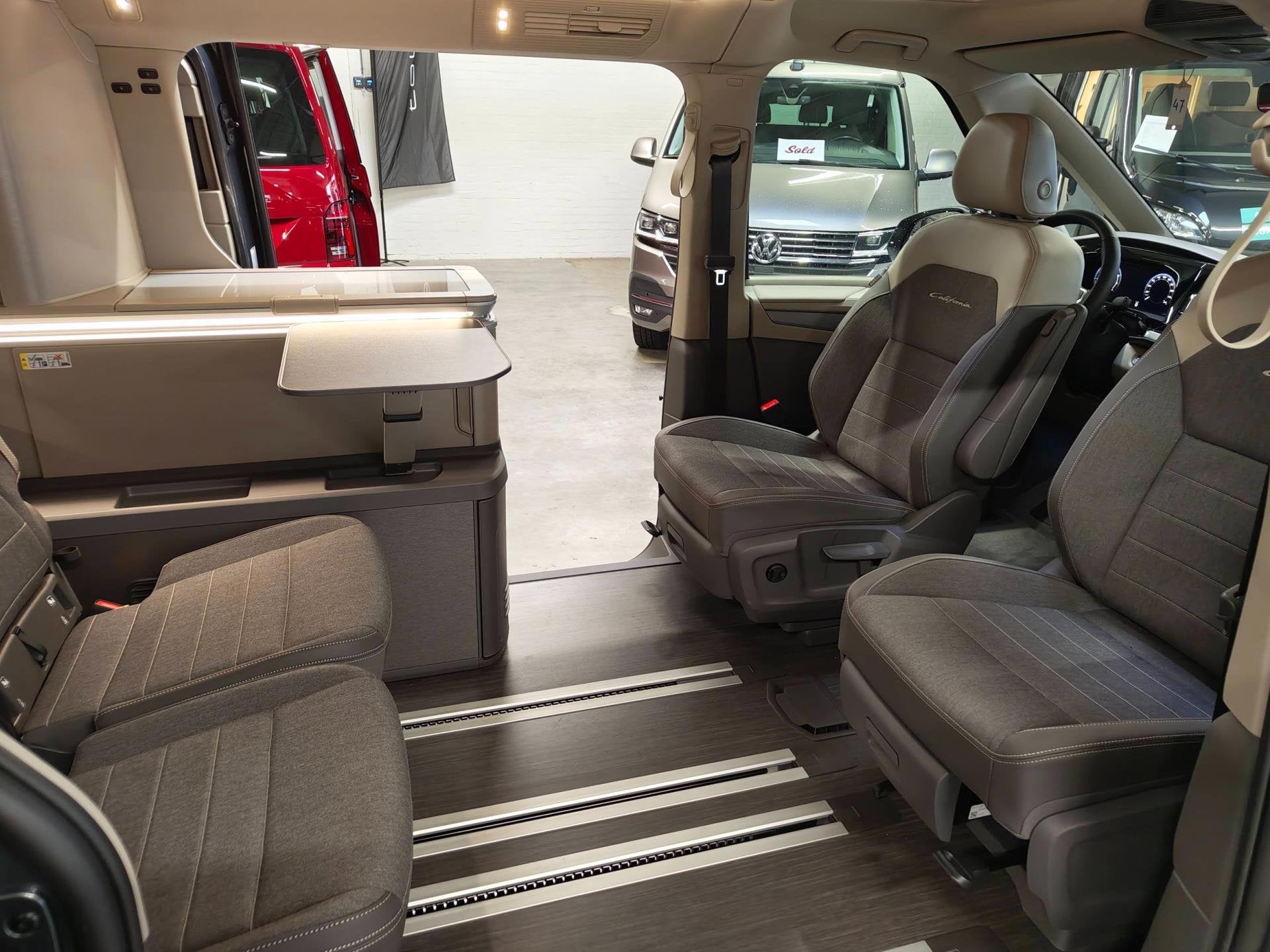 Volkswagen California Ocean 2.0 TSI 204PK DSG, Caravans en Kamperen, Automaat, Energiestraat 6A
1411AT  Naarden, NL, Buscamper of Camperbus