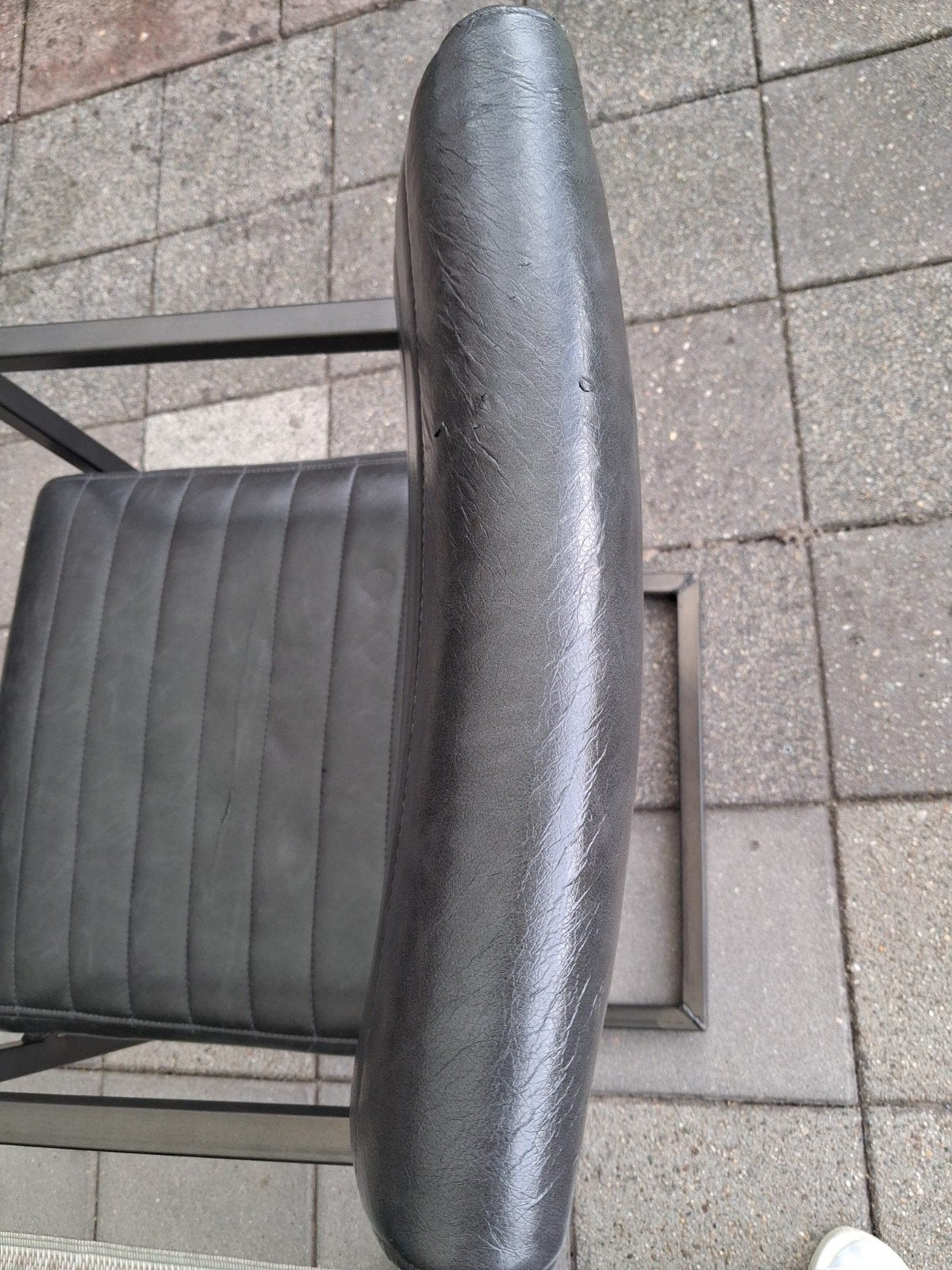 4 gebruikte eetkamerstoelen - Zwart/Grijs met metalen frame, Ophalen, Gebruikt, Zwart, Vier