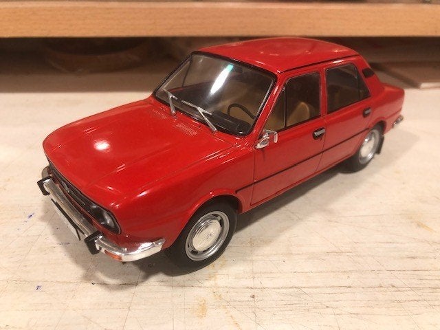 1:24 Skoda 105 L 1976 Whitebox, Ophalen of Verzenden, Gebruikt, Auto, Overige merken