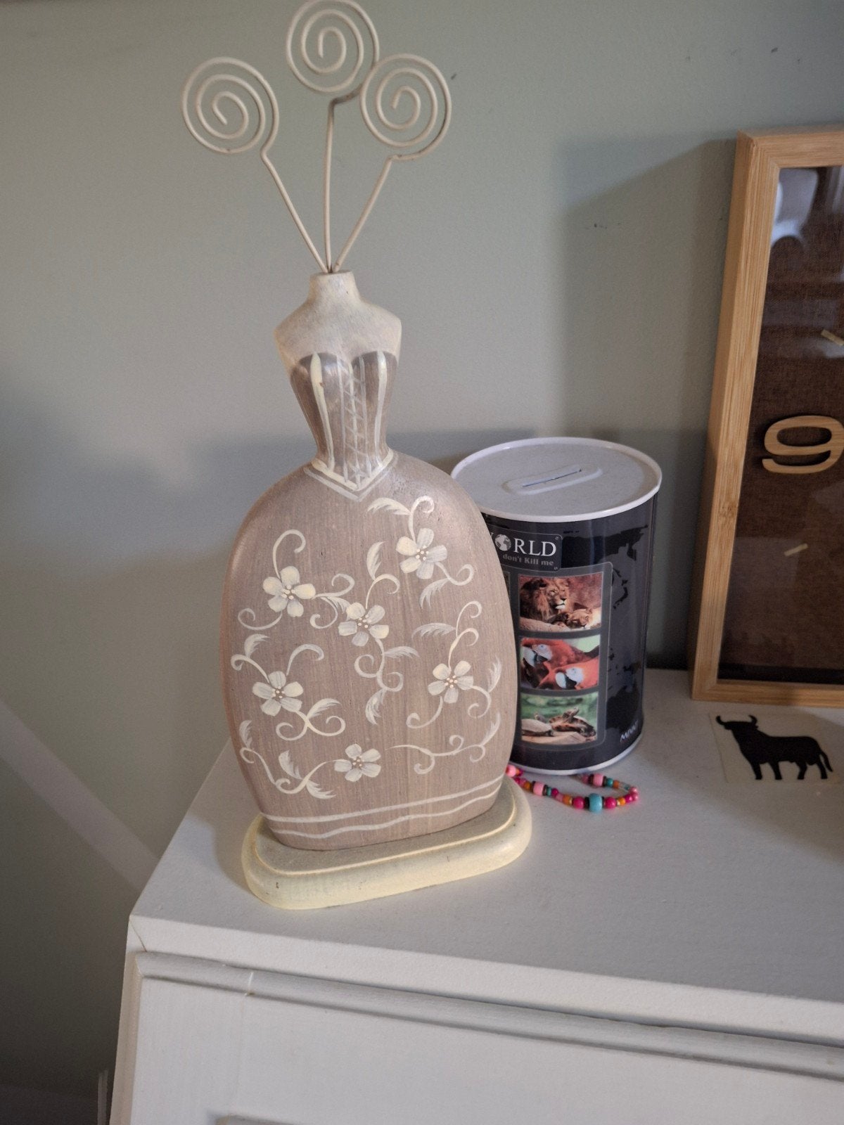 Decoratieve paspop met bloemen en memohouders, Gebruikt, Beige, Ophalen of Verzenden, Vintage