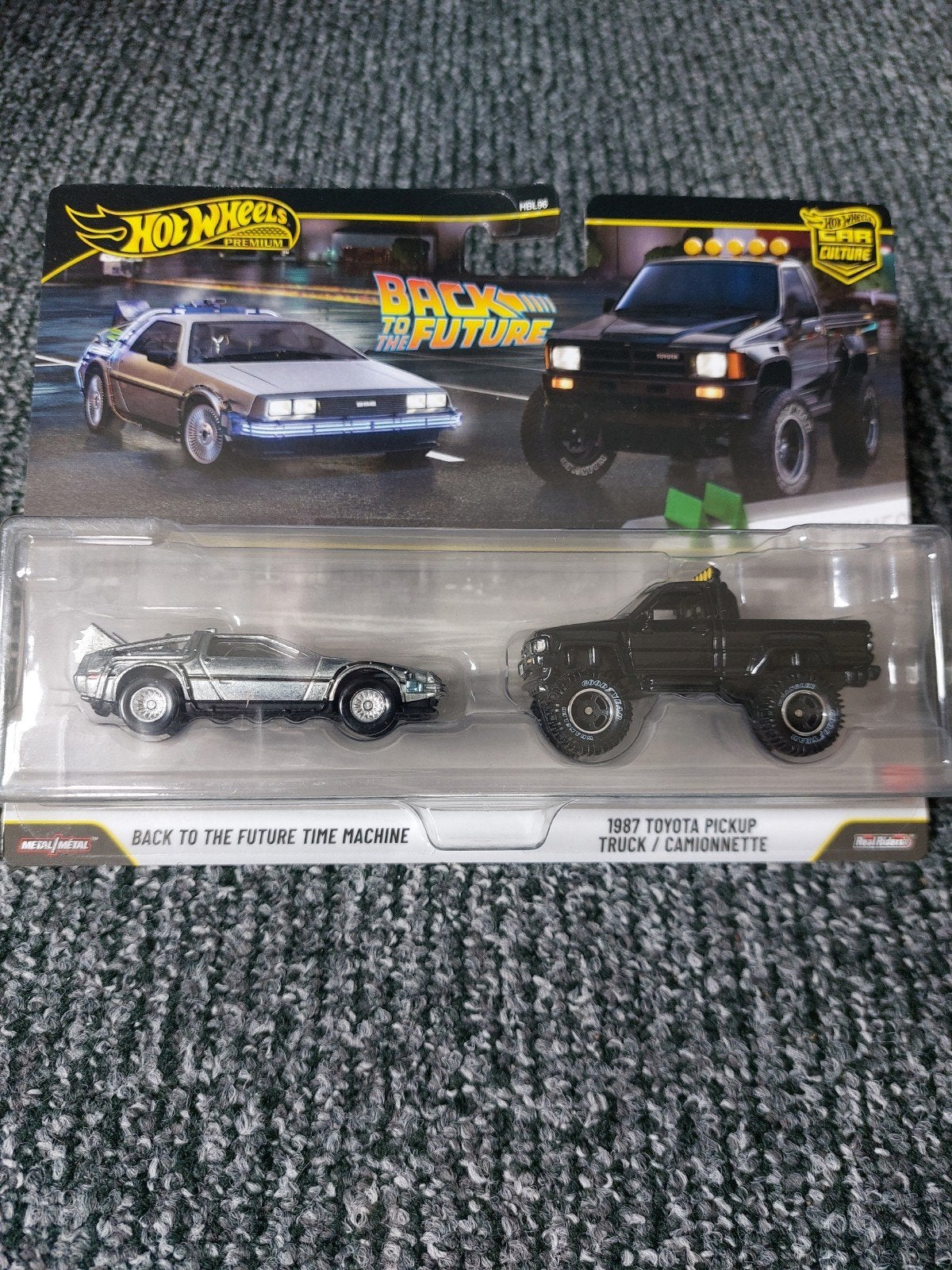 Hot Wheels Back to the Future DeLorean & Toyota Pickup, Ophalen of Verzenden, Nieuw, Auto