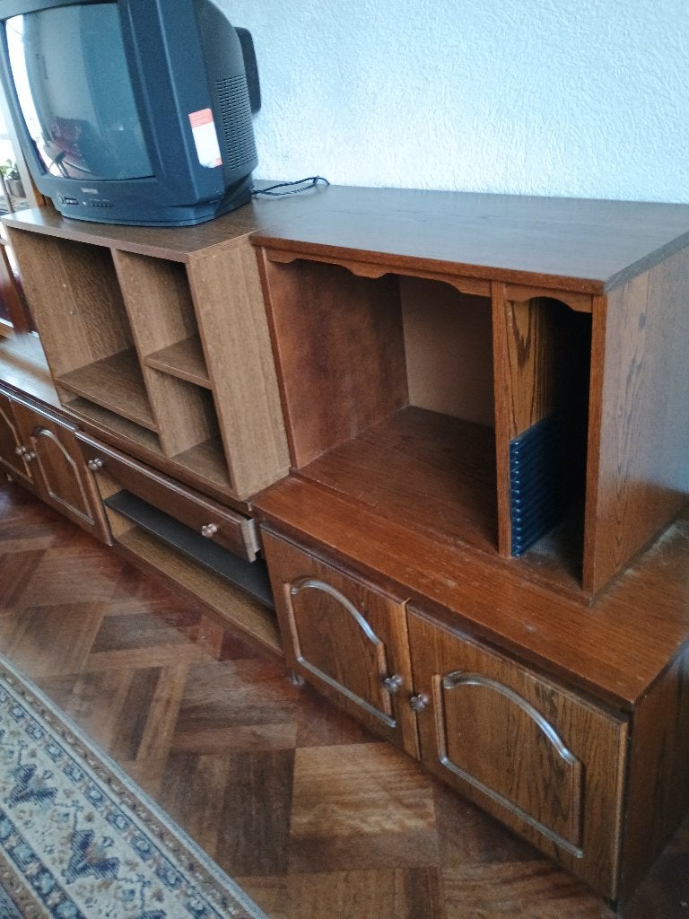 GRATIS: wandkast/slaapkamer/2 kastjes/bed+kaptafel/stoeltje, Ophalen, Gebruikt