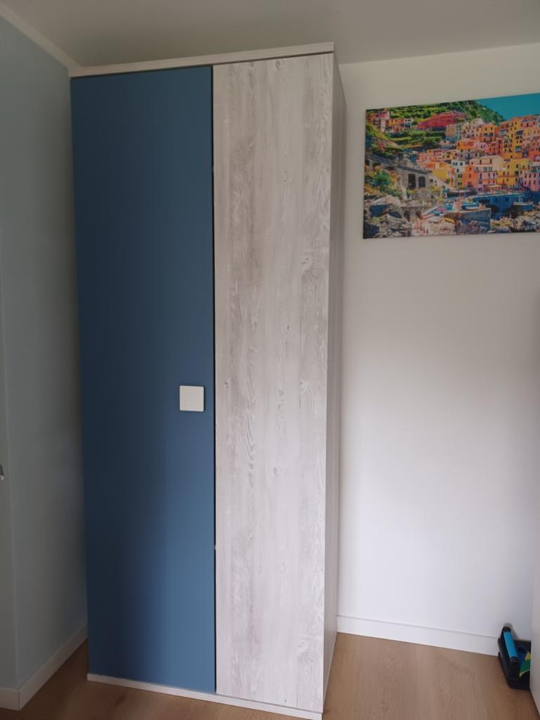 Jules ( Trasman) 2-deurs kast - witgrenen/blauw, Ophalen, 50 tot 100 cm, Zo goed als nieuw, 150 tot 200 cm