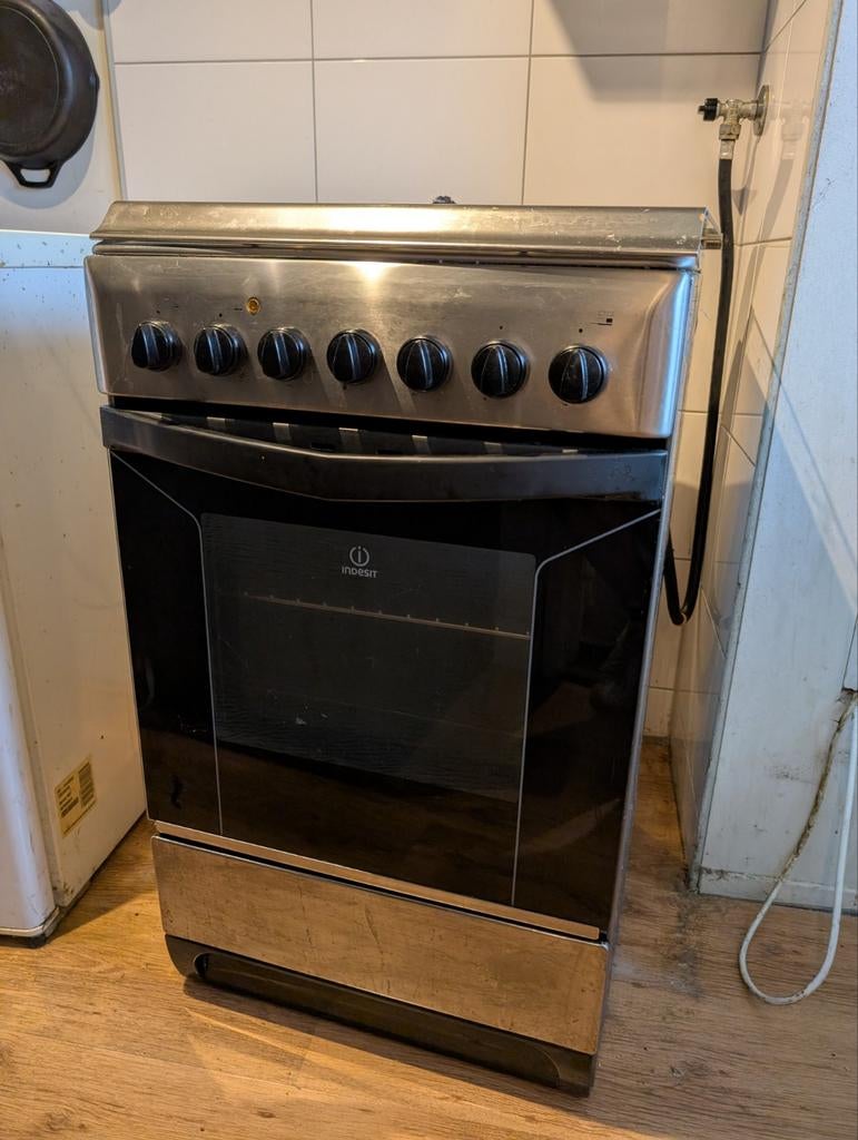 Indesit 50cm breed Gasfornuis met Oven - Gebruikt, Witgoed en Apparatuur, Ophalen, Gebruikt, 4 kookzones, Gas