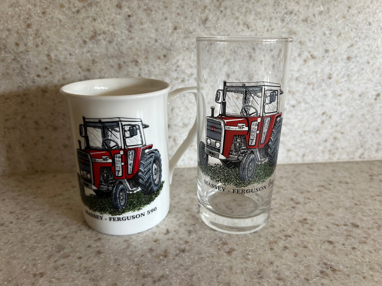 Massey Ferguson MF 590 set beker porselein en glas nieuw, Verzenden, Nieuw, Overige typen