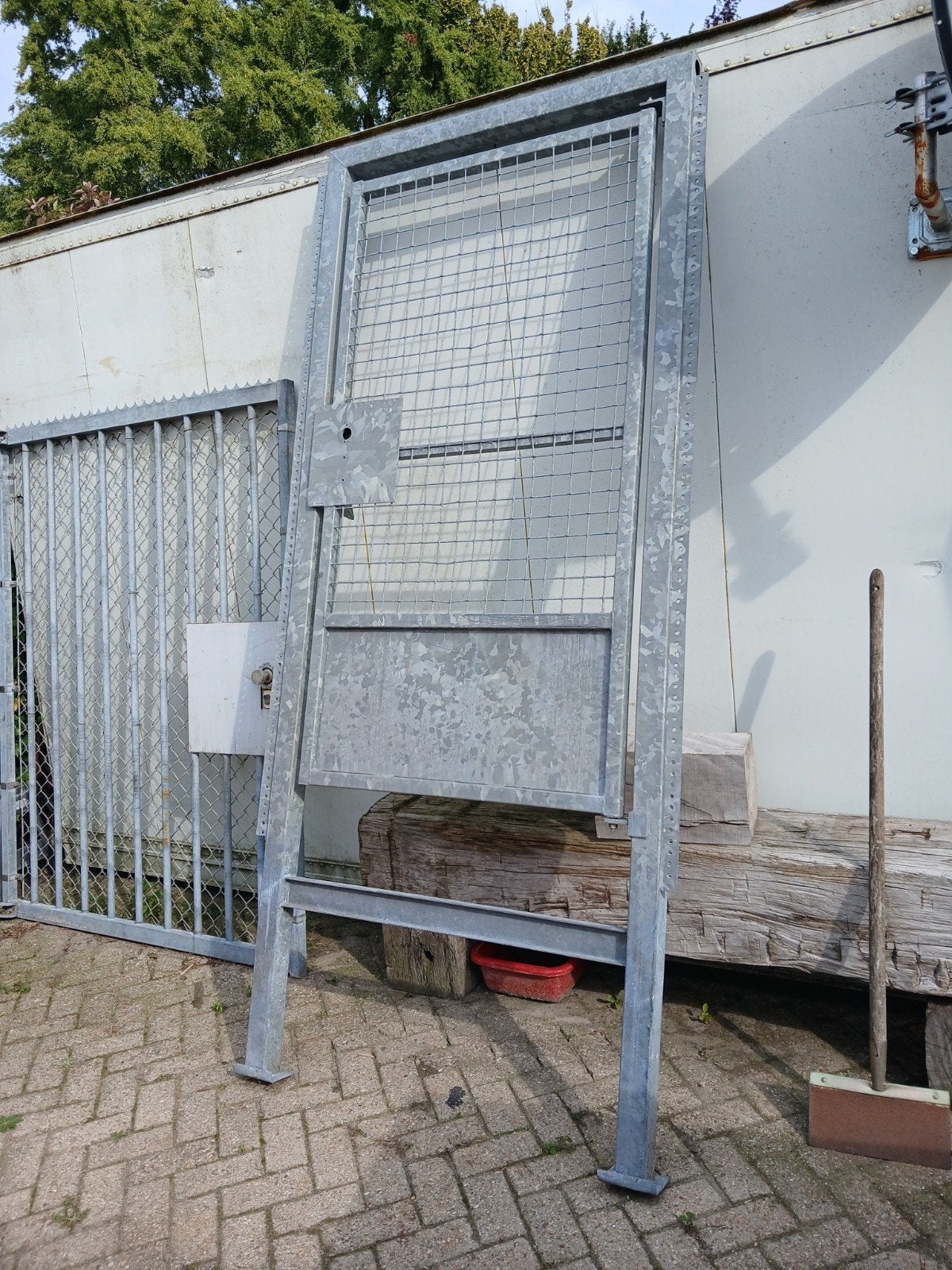 Robuust ijzeren hekwerk met poort, Ophalen, Met poort, Gebruikt, Overige typen