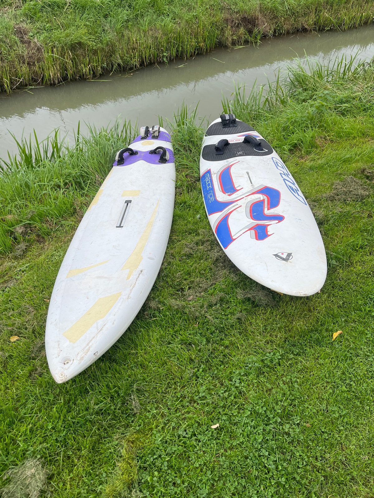 Mooie surfplanken - Ideaal voor beginners en gevorderden, Met voetbanden, 250 tot 300 cm, Gebruikt, Plank