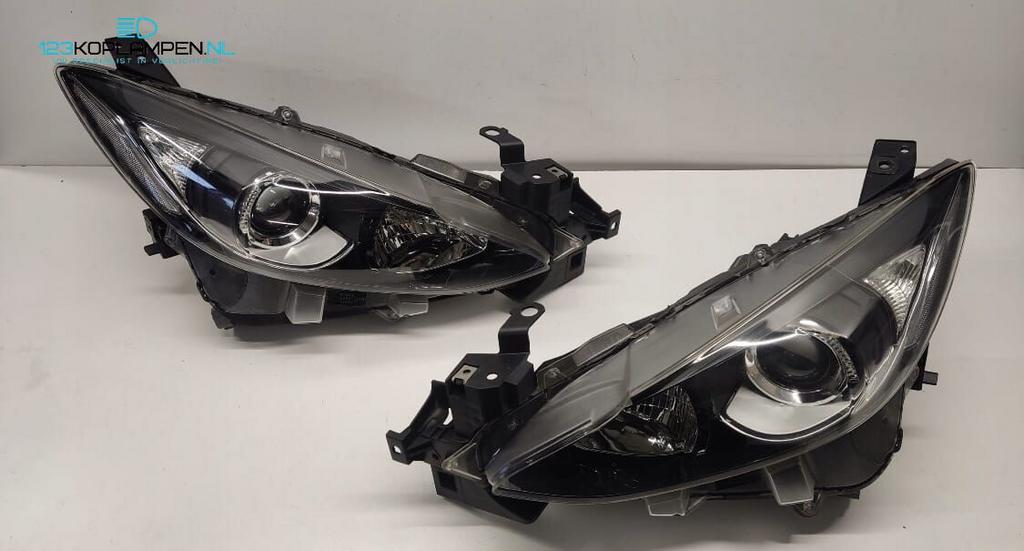 Mazda 3 koplamp links rechts, Gebruikt, -, -, Ophalen of Verzenden