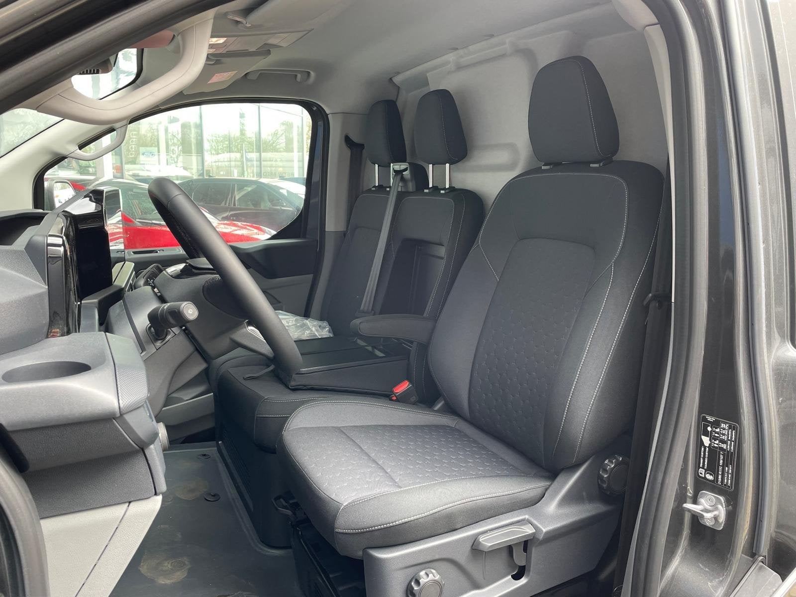 Ford Transit Custom 320 2.5 PHEV L2H1 Limited | Driver Ass., Auto's, 12 maanden, Zwart, 4 cilinders, 2500 kg