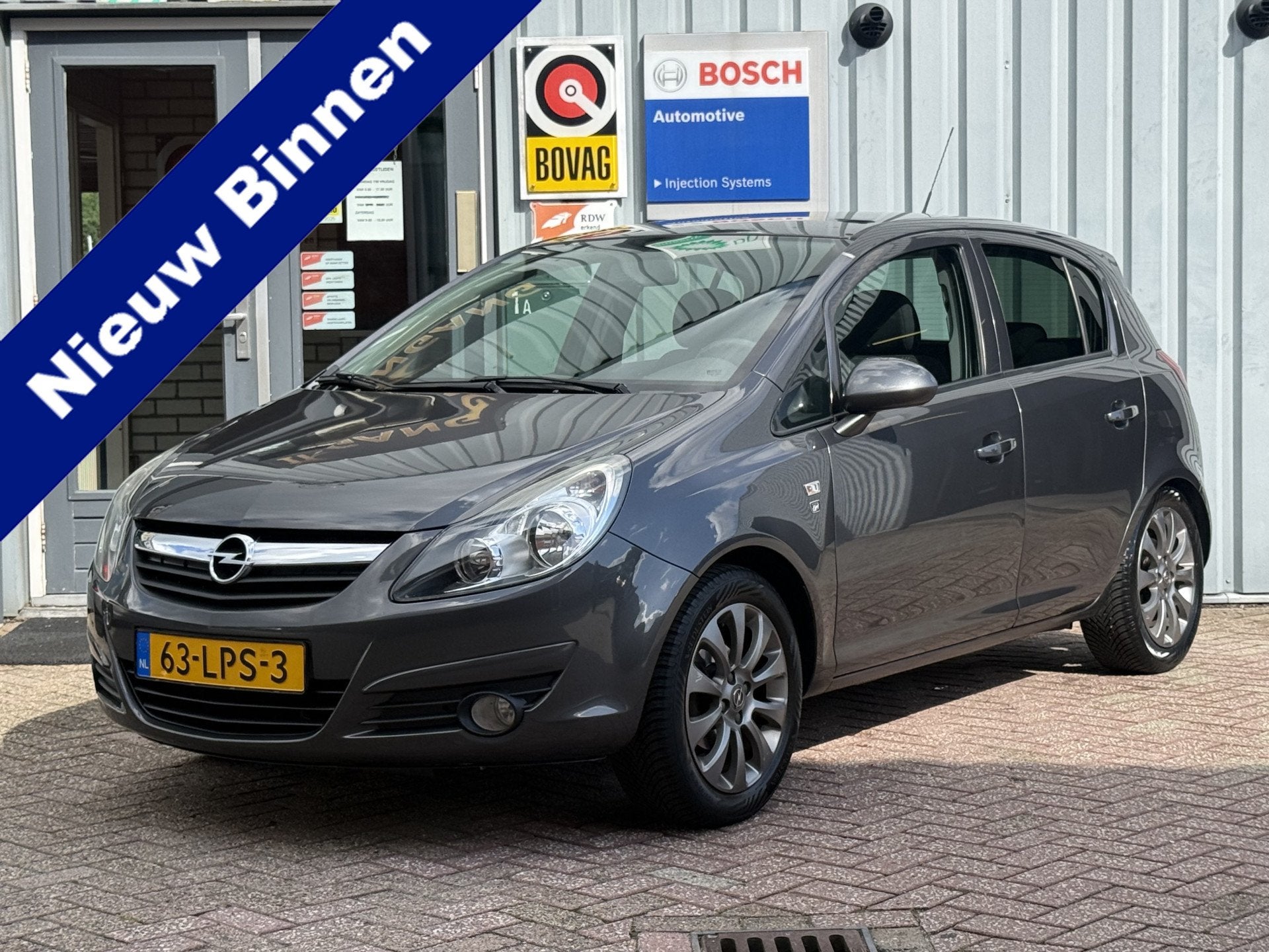 Opel Corsa 1.4-16V '111' Edition | CARPLAY | AIRCO | CRUISE, Voorwielaandrijving, Euro 5, Zwart, 4 cilinders