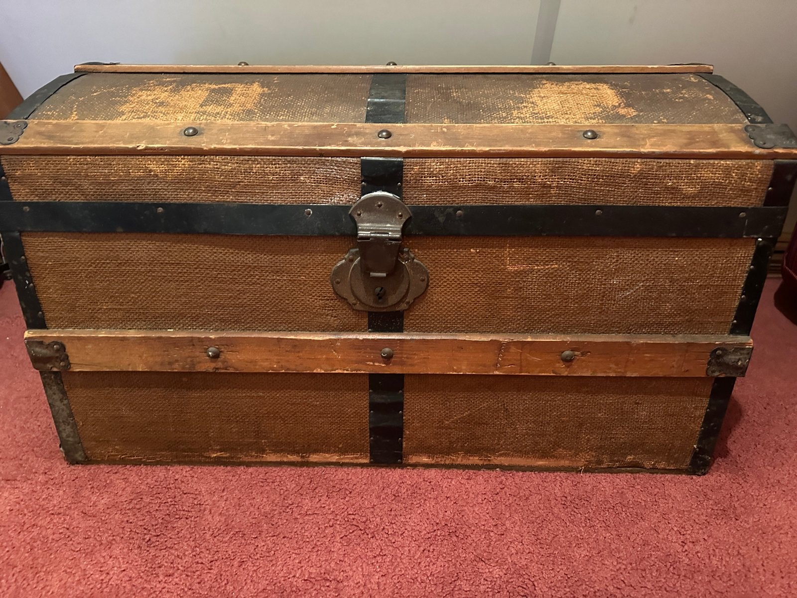 Antieke houten koffer/kist met metalen banden, Ophalen