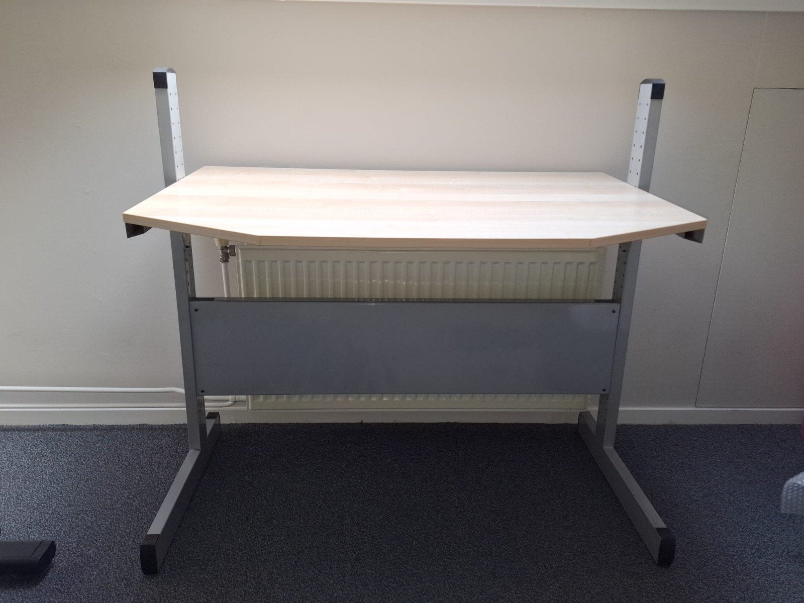 Bureau/hobbytafel, met metaal onderstel, izgst, Ophalen, In hoogte verstelbaar, Gebruikt