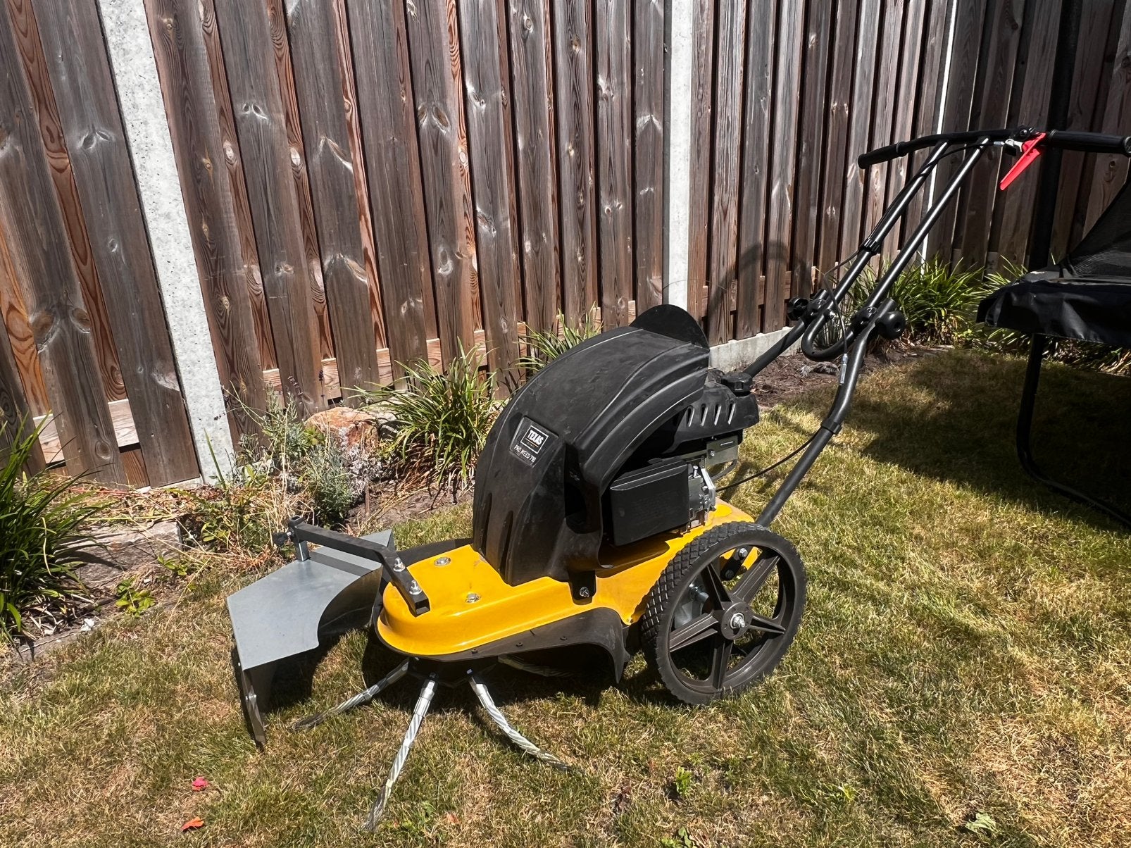 Onkruidborstel machine tehuur, Ophalen, Zo goed als nieuw, 50 cm of meer