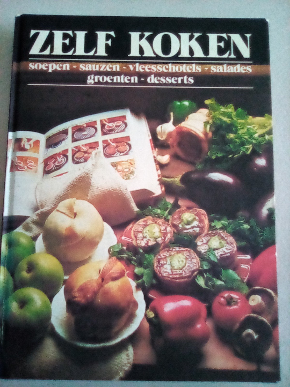 Zelf koken - uitgave Vroom en Dreesman, Ophalen of Verzenden, Zo goed als nieuw, Hoofdgerechten