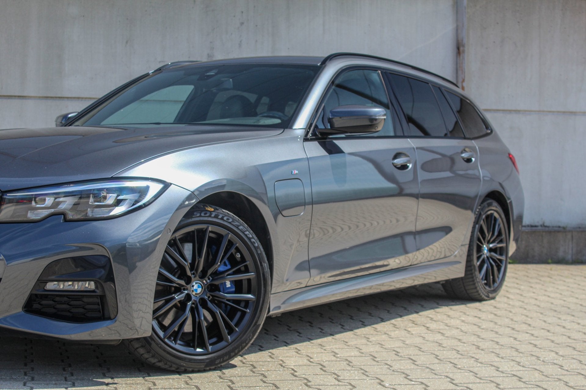 Foto 25 van BMW 3-serie Touring 330e xDrive High Executive - trekhaak -