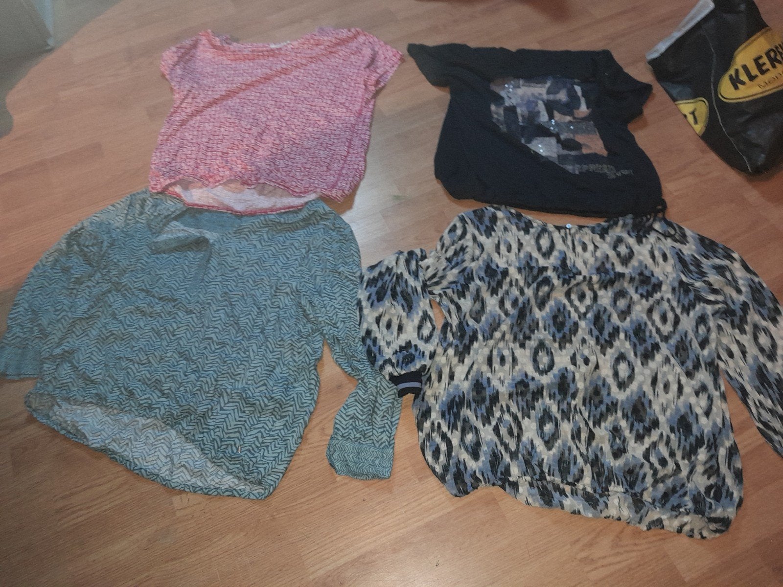 kleding maat xl en sjaaltjes, Ophalen, Zo goed als nieuw, Maat 46/48 (XL) of groter