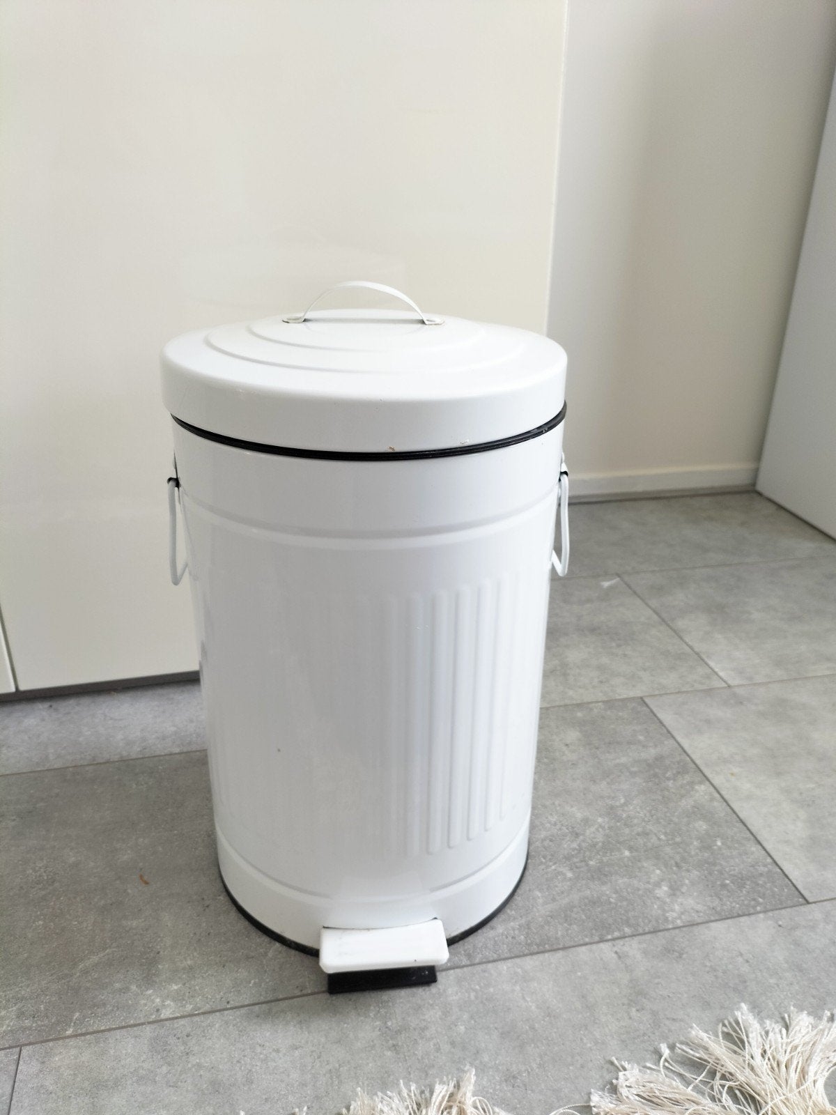 Ikea Prullenbak 25 Liter - Wit met Pedaal, 50 – 75, Gebruikt, Met pedaal, Ophalen of Verzenden
